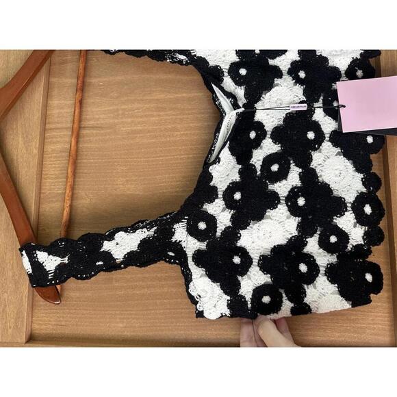 NWT Avec Les Filles Crochet Knit Cropped Tank In Black/White Women’s size XL/XXL - Picture 2 of 12